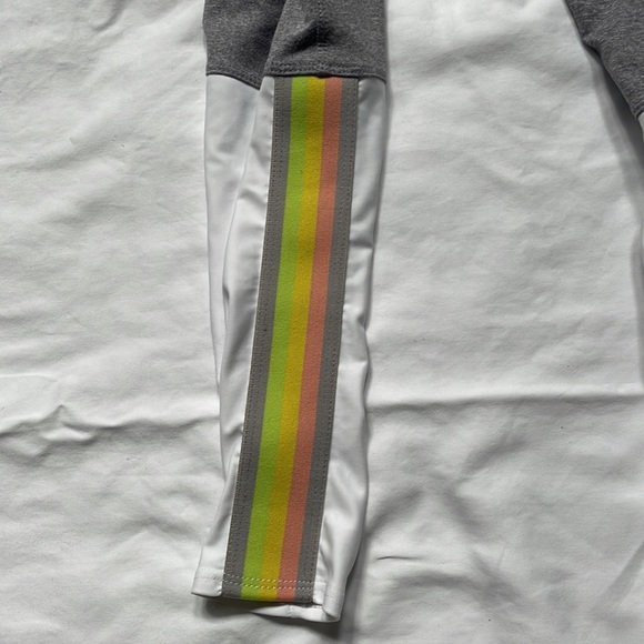 Onzie flow yoga pants with color stripe on side - Picture 3 of 3